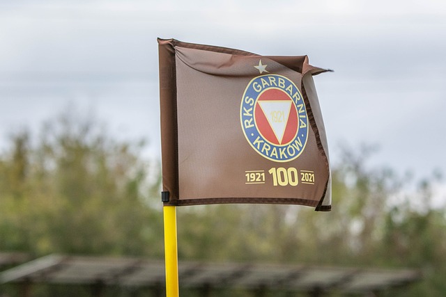 育历史的尊 育历史的尊